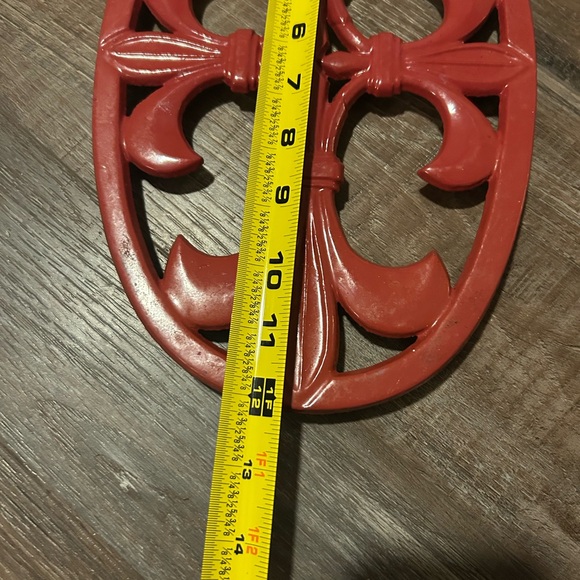 12” Cast Iron Trivet oval with FLEUR DE LIS Plaque Finial  Home Rustic 2012 - Picture 3 of 6